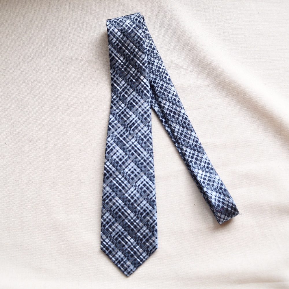 Hugo Boss 100% Silk Houndstooth Tie